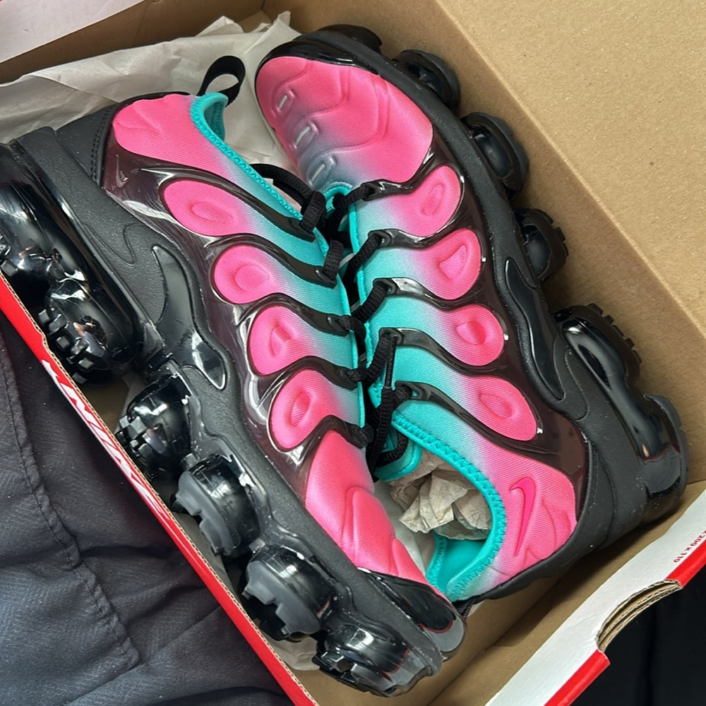 Nike Air Vapormax Plus size 8.5